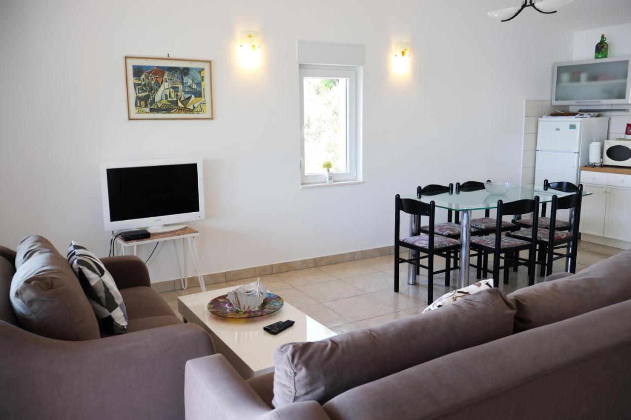 Apartman Klara Lumbarda Eksteriør billede